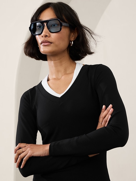 Image number 6 showing, Renew Seamless V-Neck Top