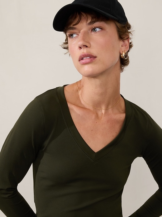 Image number 6 showing, Renew Seamless V-Neck Top