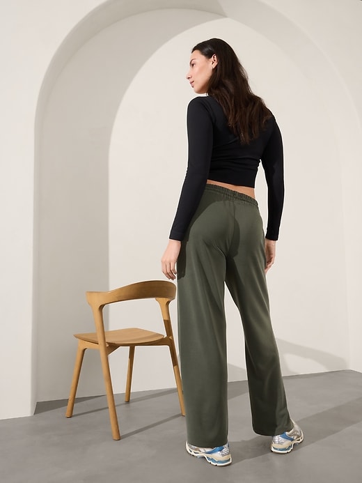 L'image numéro 8 présente Pantalon droit à taille moyenne Seasoft