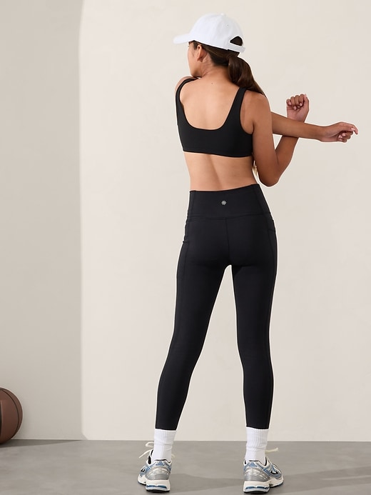 L'image numéro 2 présente Legging à poches dissimulées Right Moves Athleta Girl