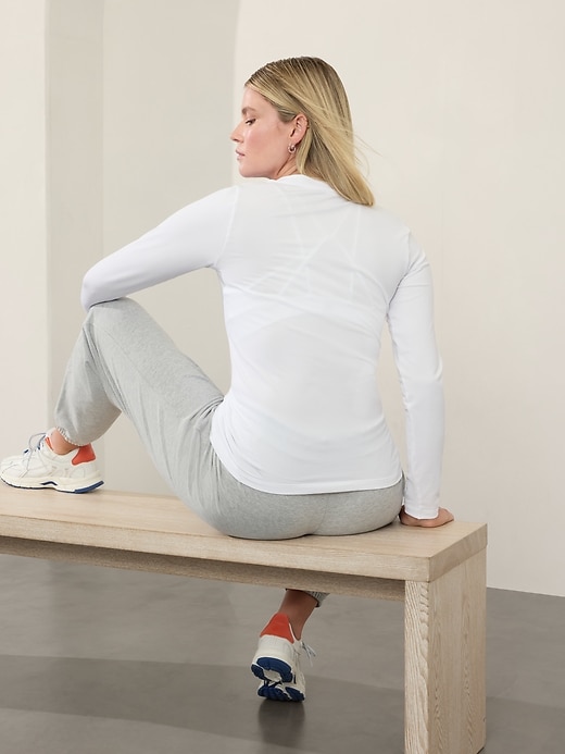 Image number 8 showing, Renew Seamless V-Neck Top