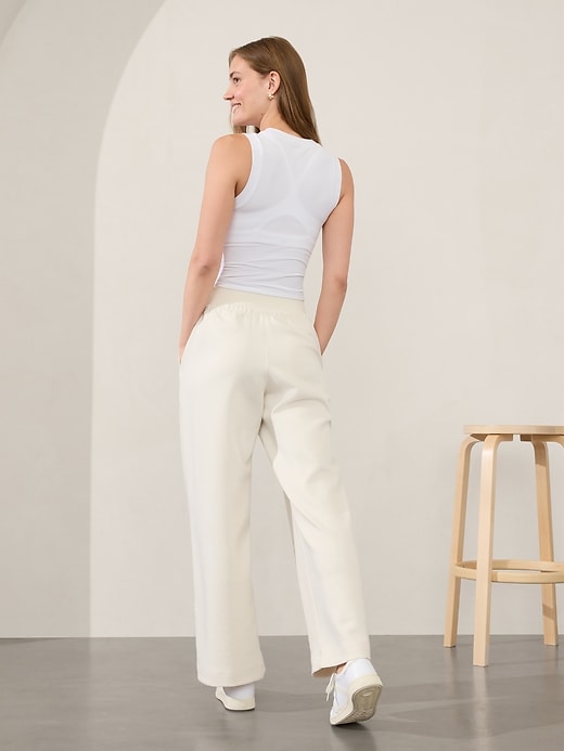 L'image numéro 2 présente Pantalon à taille haute Allure