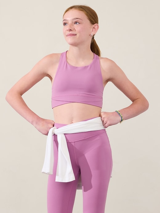 L'image numéro 1 présente Soutien-gorge à effet croisé Transcend Athleta Girl