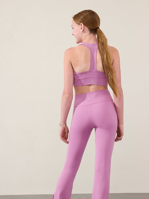 L'image numéro 2 présente Soutien-gorge à effet croisé Transcend Athleta Girl