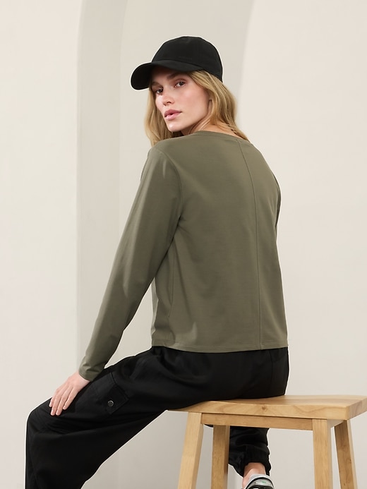 Image number 5 showing, Essential V-Neck Top