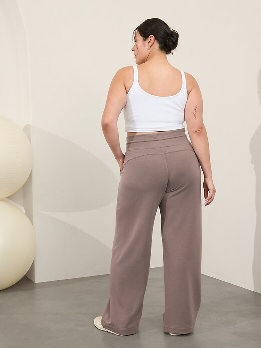 L'image numéro 7 présente Pantalon à taille moyenne Balance