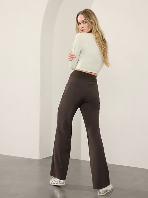 L'image numéro 3 présente Pantalon évasé à taille haute Endless