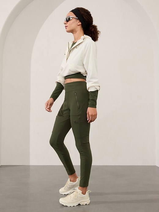 L'image numéro 3 présente Legging cargo hybride à taille haute Headlands