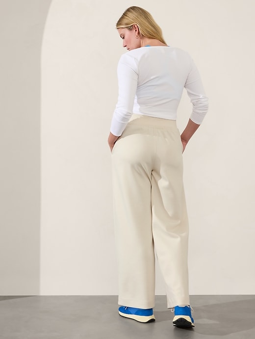 L'image numéro 8 présente Pantalon à taille haute Allure