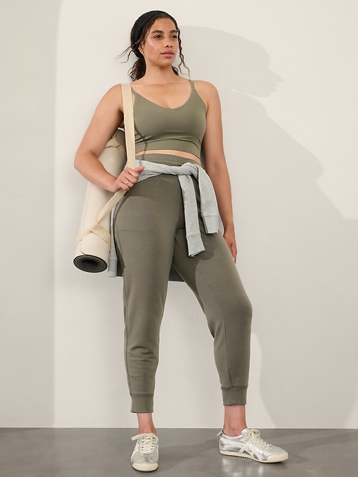 L'image numéro 7 présente Pantalon de jogging à taille moyenne Balance