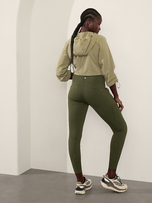 L'image numéro 8 présente Legging cargo hybride à taille haute Headlands