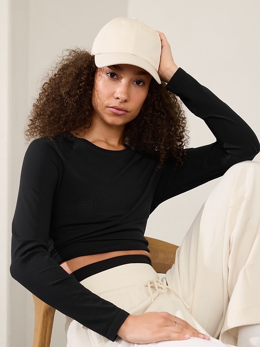 L'image numéro 1 présente Casquette satinée Athleta