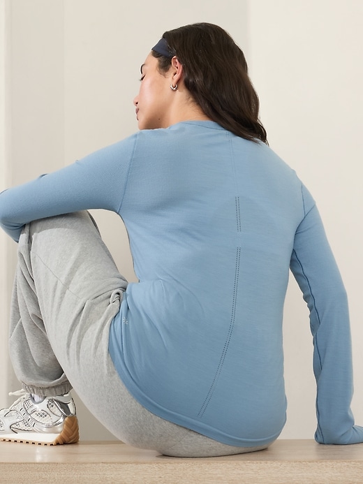 Image number 8 showing, Ascent Seamless Top