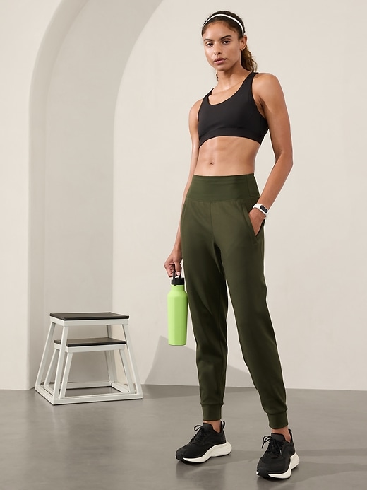 L'image numéro 1 présente Pantalon de jogging à taille haute Unstoppable