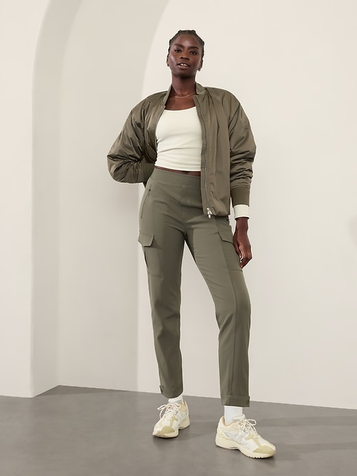 L'image numéro 7 présente Pantalon cargo à taille haute Endless