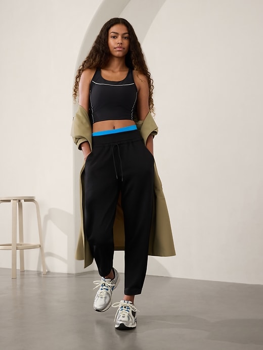 L'image numéro 1 présente Pantalon de jogging à taille moyenne Allure