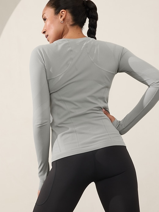 Image number 2 showing, Momentum Seamless Top