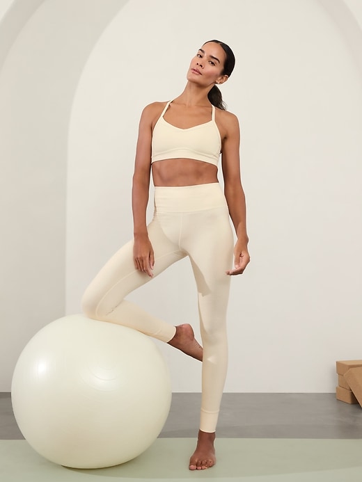 L'image numéro 1 présente Legging à taille haute Softluxe