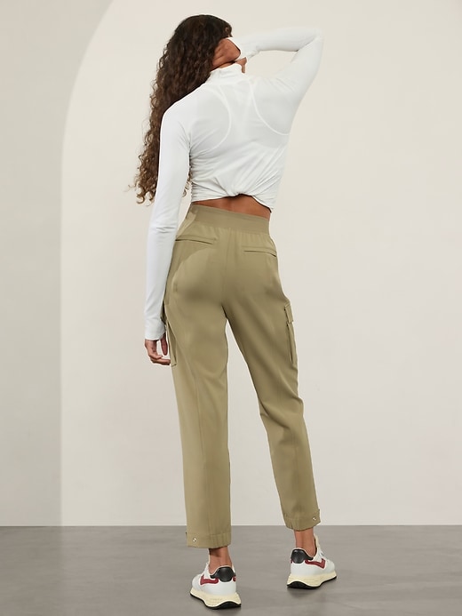 L'image numéro 3 présente Pantalon cargo à taille haute Endless