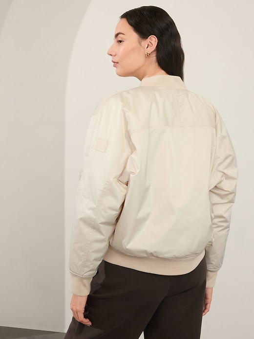 L'image numéro 8 présente Blouson satiné