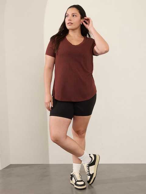 Breezy Scoop V Tee