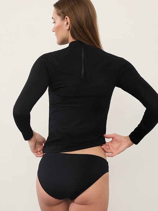 Image number 3 showing, North Point Rashguard