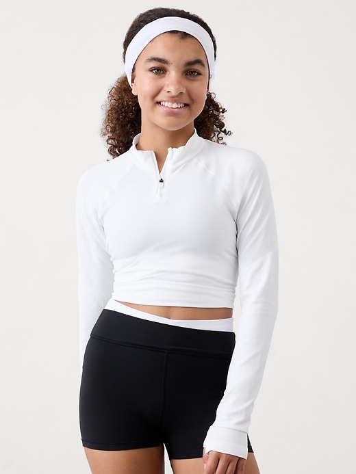 L'image numéro 1 présente Mini-short à effet croisé Transcend Athleta Girl