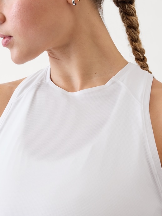 L'image numéro 6 présente Camisole de course en tricot perforé