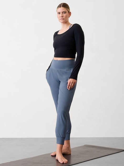 L'image numéro 6 présente Pantalon de jogging à taille haute Salutation