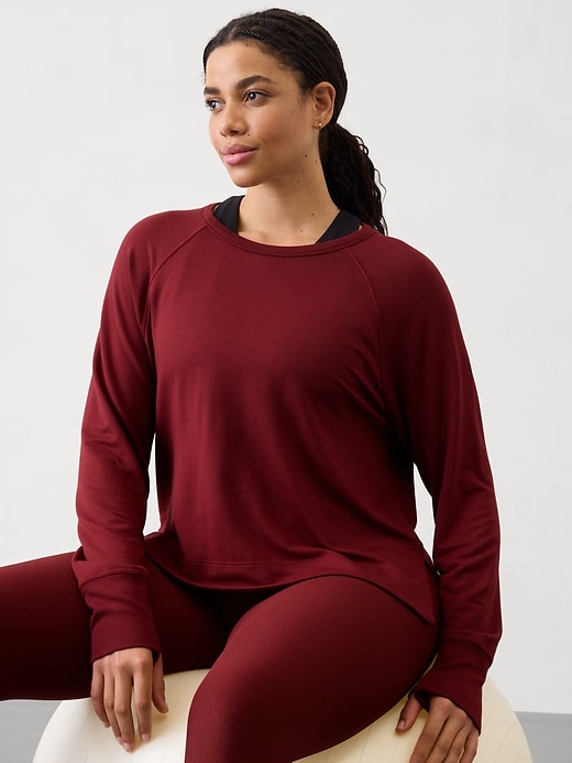 Image number 1 showing, Coaster Luxe Recover High Hip Sweatshirt