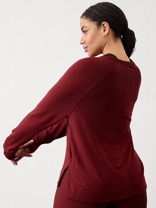 Image number 2 showing, Coaster Luxe Recover High Hip Sweatshirt