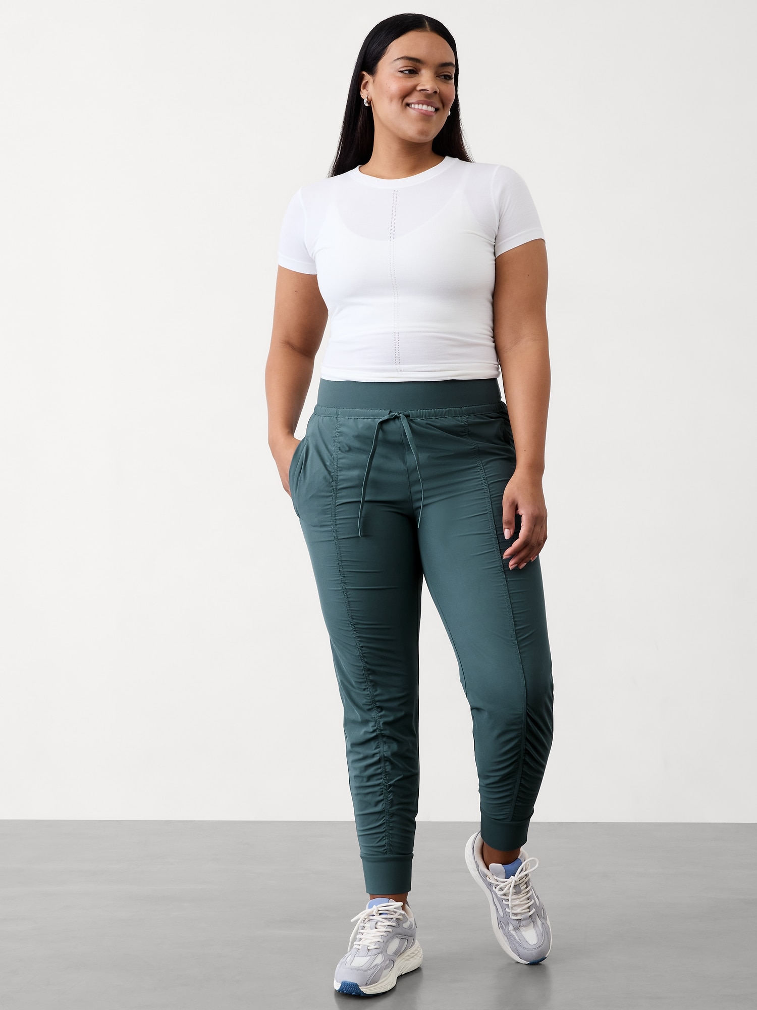 Pantalon de jogging à taille moyenne Attitude