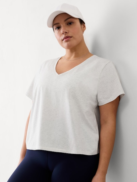 Essential V-Neck Tee - Gray
