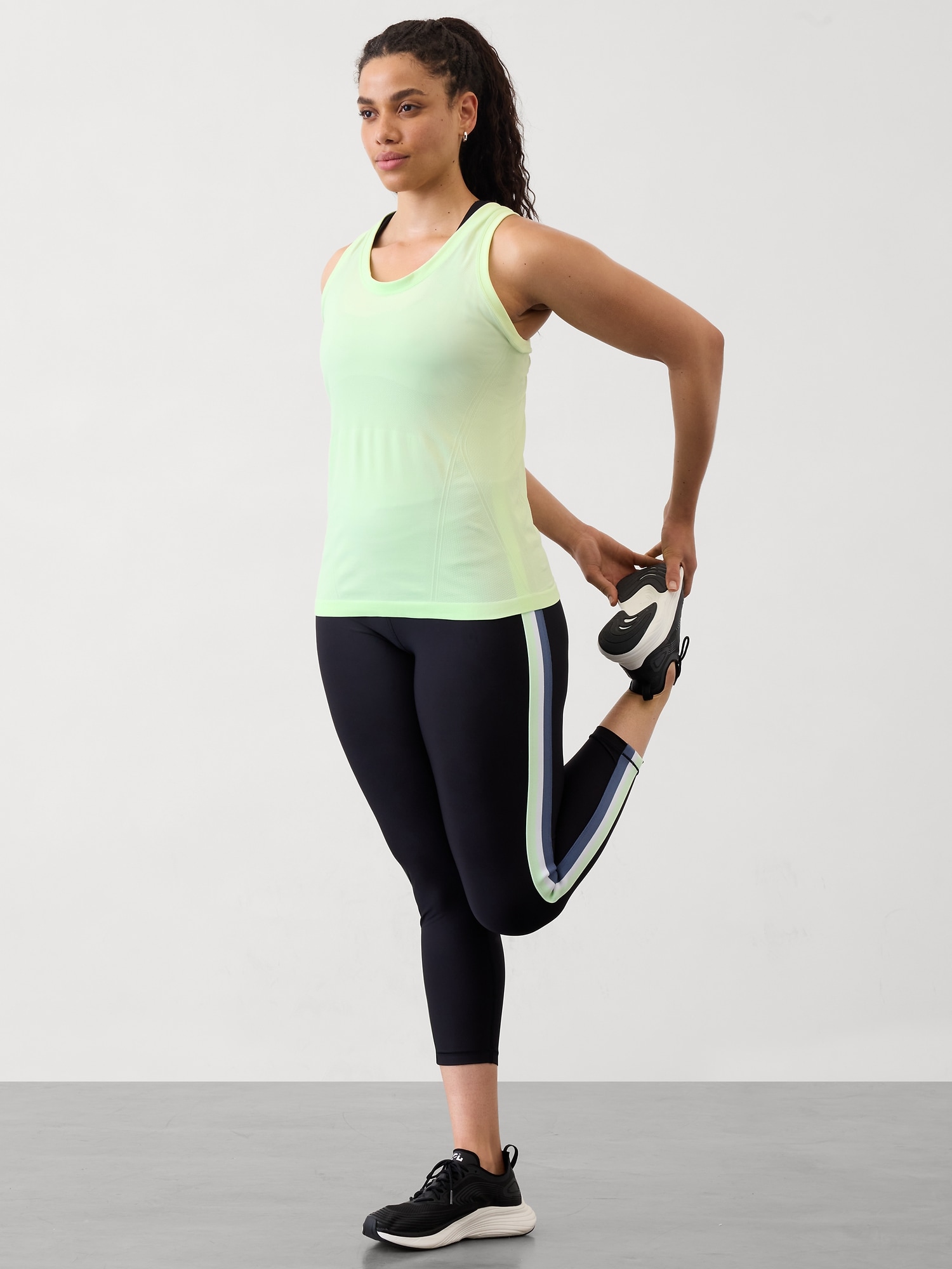 Momentum Seamless Tank