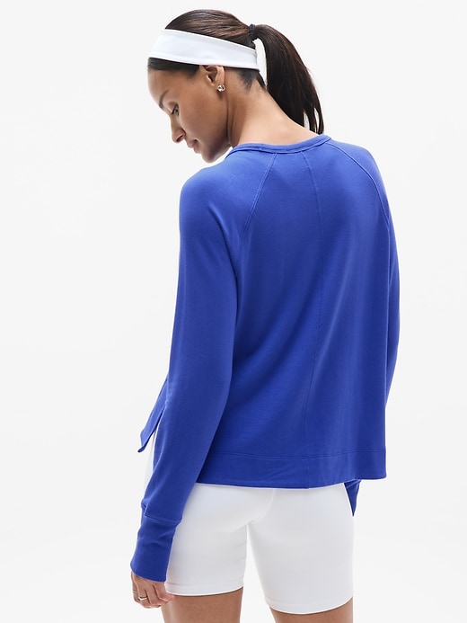 Image number 3 showing, Coaster Luxe Recover High Hip Sweatshirt