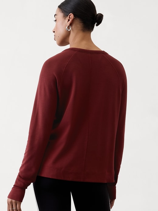 Image number 2 showing, Coaster Luxe Recover High Hip Sweatshirt