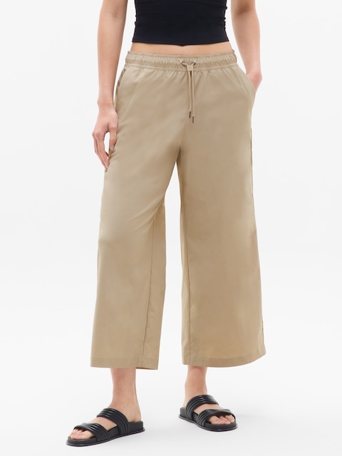 Midday Mid Rise Crop Pant