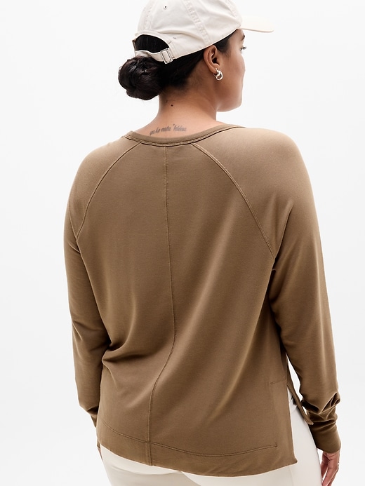 Image number 6 showing, Coaster Luxe Recover High Hip Sweatshirt