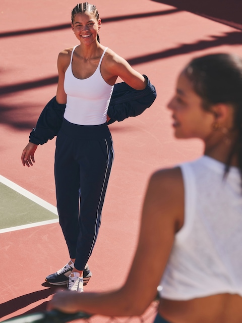 Transcend Scoop Built-In Bra Tank A-C - White