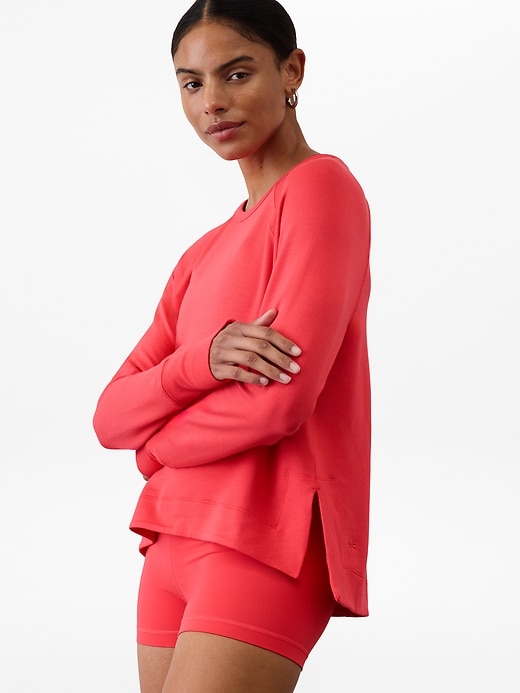 Image number 1 showing, Coaster Luxe Recover High Hip Sweatshirt