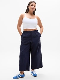 Midday Mid Rise Crop Pant