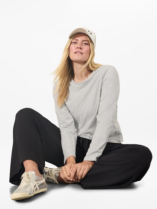 Image number 4 showing, Essential Top