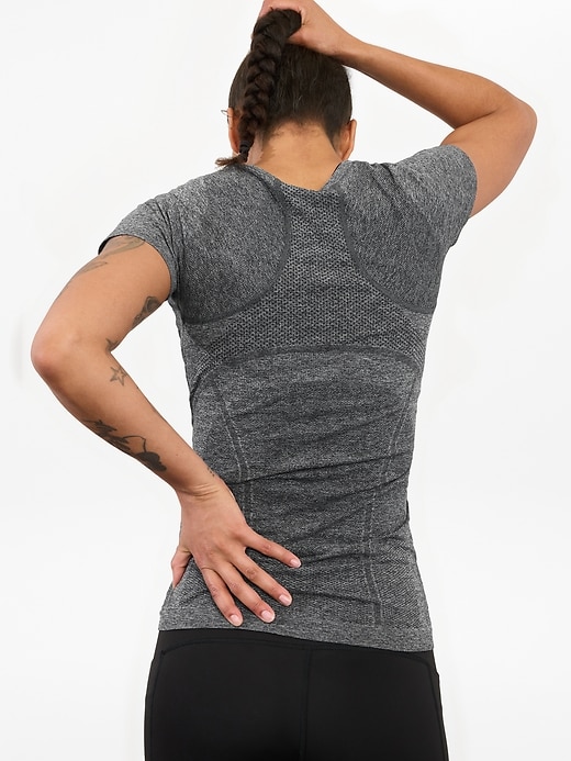 Image number 4 showing, Momentum Seamless Heather Tee