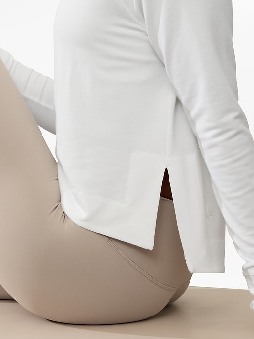 Image number 2 showing, Coaster Luxe Recover High Hip Sweatshirt