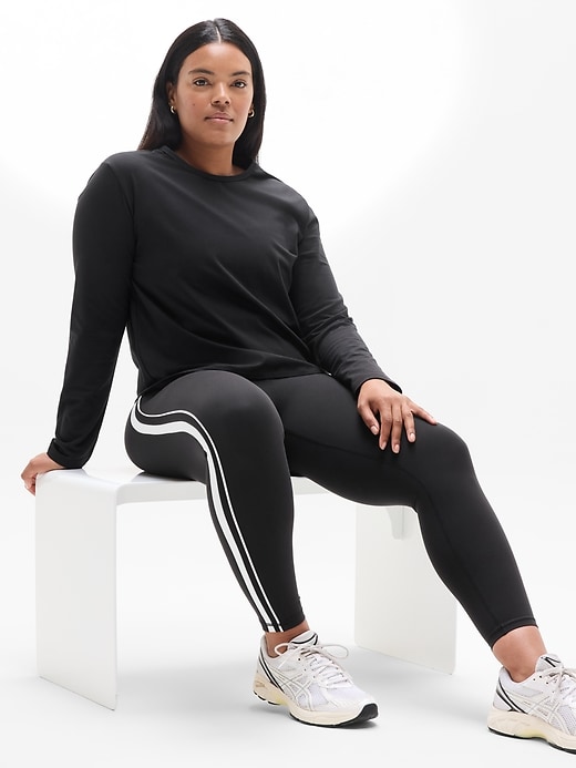 Image number 4 showing, Essential Top