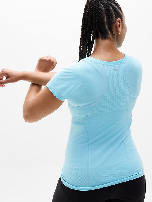 Image number 8 showing, Momentum Seamless Tee