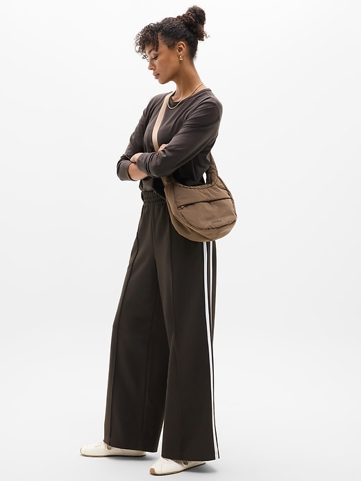 Image number 2 showing, Essential Top
