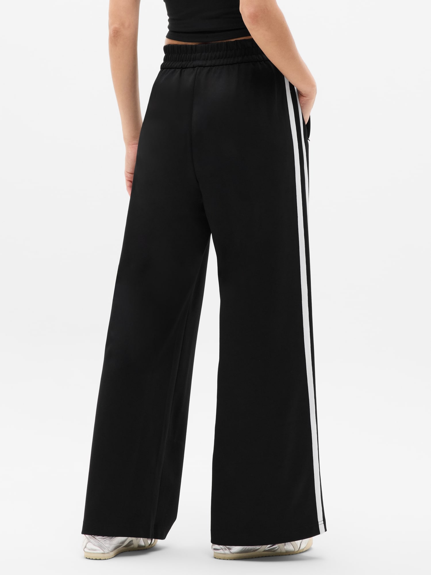 Tempo Mid Rise Wide Leg Track Pant | Athleta