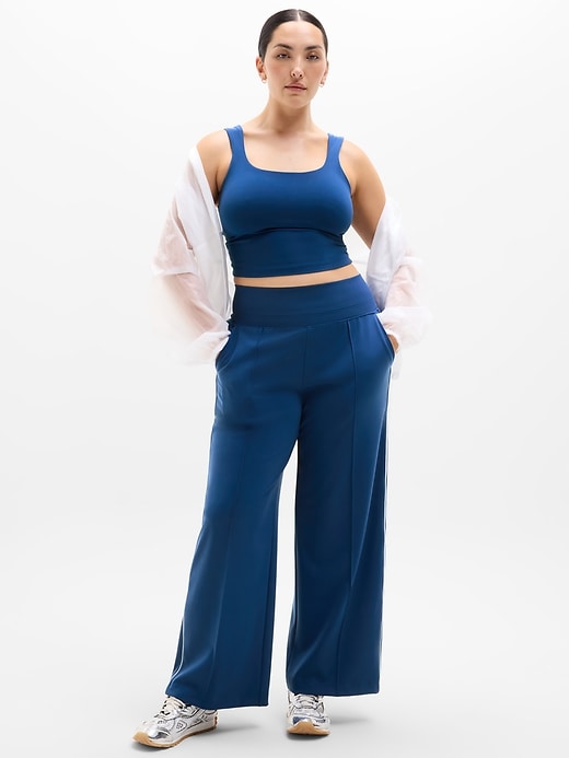 Image number 4 showing, Transcend Square Neck Crop Sports Bra D-DD