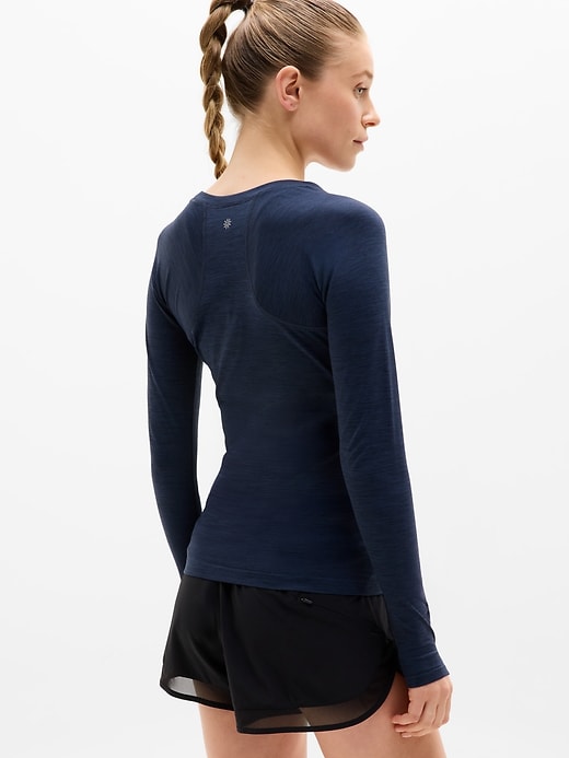 Image number 3 showing, Momentum Seamless Top